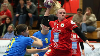Katja Hinzmann (Nr. 7 der Kurpfalz Bären) im Spiel gegen HC Leipzig.