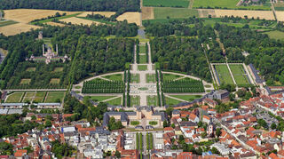 Der Blick aus der Luft auf Schwetzingen.