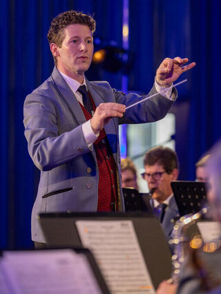 150 Jahre Musikverein-Stadtlkapelle Schwetzingen. Dirigent Pascal Morgenstern dirigiert die Stadtkapelle Schwetzingen.