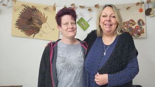 Simone Stohner und Gabriele Popp sind leidenschaftliche Igelmamas.