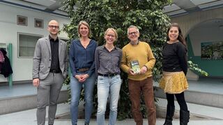 Thomas Prüfer (v. l.), Simone Schneider, Christine Winkler-Knieriem, Jürgen Banscherus und Tanja Hamleh freuen sich auf die Lesung.