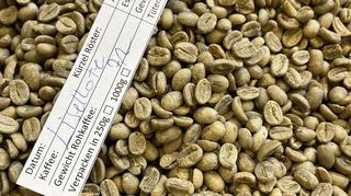 Rund 40 verschiedene Kaffeesorten verkauft Steffen Schwarz in seinem Coffee Consulate an Endverbraucher. Die Namen haben teils regionalen Bezug, hier: Liselotte von der Pfalz.