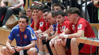 Die HG Oftersheim/Schwetzingen hat den Klassenerhalt in der 3. Liga erreicht. Trainer Christoph Lahme (l.) und sein Team wollen nun die Küru folgen lassen - und die Party „Beat meets Ball“.