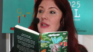 "Holly Holunder und der magische Garten" heißt das Buch von Judith Merchant.