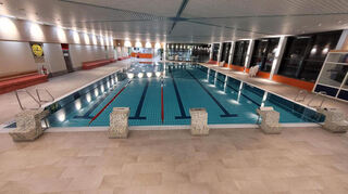 Das Sportbecken im Aquadrom Hockenheim weist erhebliche Defizite auf und wird derzeit saniert.