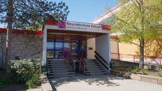 Im kommenden Schuljahr wird es bei der Kernzeitbetreuung an der Neurottschule eng: Wegen geburtenstarker Jahrgänge gibt es zu wenig Plätze. Für die betroffenen Familien ergeben sich daraus große Probleme.
