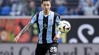 Adrian Fein am Ball. Gegen Hannover II ist für den SV Waldhof ein Sieg Pflicht.