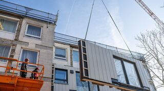 Neue Fassade: Bei einer Komplettsanierung greifen viele Gewerke ineinander.