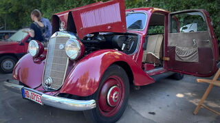 Dieser Daimler-Benz mit Baujahr 1952 war das Fahrzeug eines Feuerwehrkommandanten.