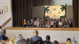 Die Kinder vom St. Bernhard Kindergarten unterhielten die Senioren bestens.