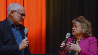 Eberhard Reuß zeigt im Gespräch mit Anna Rosmus im Ketscher Central-Kino auf, wie „das schreckliche Mädchen“ leiden musste.