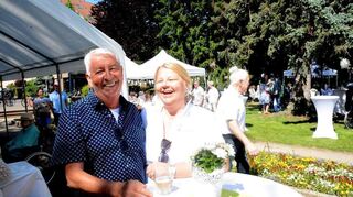 Birgit Rechlin, Geschäftsführerin des Hockenheimer Marketingvereins ist nicht nur zufrieden mit dem "Spargelsamstag", mit Frank Grebe hat der HMV auich noch ein neues Mitglied gewinnen können.