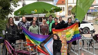 Die Radtour zur Dorfpride macht in Ketsch Halt und der Ortsverband der Grünen bereitet den Teilnehmern einen Empfang.