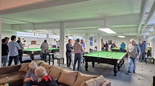 Beim Tag der offenen Tür herrschte reger Andrang in den Vereinsräumen des Snooker Club Heidelberg in der Scheffelstraße.