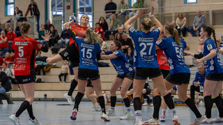 Hohe Hürde Klassenerhalt: Leonie Scholl (beim Wurf) sicherte den Verbleib mit der HSG St. Leon/Reilingen in Liga 3 erst am letzten Spieltag.