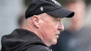 Gerhard Kleppinger, Interimstrainer des abgestürzten SV Sandhausen, musste mit seinem Team am Ende der Profifußball-Ära des Vereins ein 0:4 gegen den neuen Cheftrainer hinnehmen.