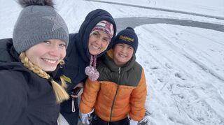 Bei ihrer Gastfamilie in Mahtomedi, Minnesota, herrschen im Winter bis zu -25 Grad. Da geht es schon mal Schlittschuhlaufen auf einem zugefrorenen See.