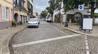Aus dieser Richtung wird die Herzogstraße künftig mit Fernwärme versorgt. Für die Anwohner bedeutet das: Baustelle.