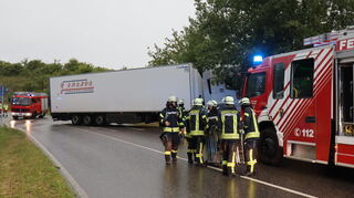 EIn Lkw ist auf der L600 bei Leimen von der Fahrbahn abgekommen.