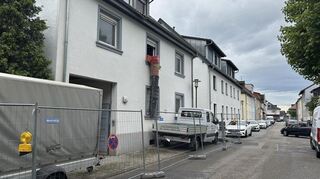 Im Wohnhaus in der Schütte-Lanz-Straße von Brühl möchte ein Bauherr in zweiter Reihe ein weiteres Wohnhaus errichten - der Bürhler Rat sieht darin allerdings eine zu dichte Bebauung.