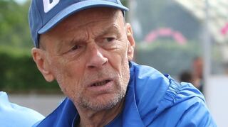 Willi Schöneck, dem Trainer des SV 98 Schwetzingen, steht im Halfinale der Abstiegsrelegation aus der Landesliga auf der Rheinau die Partie gegen Ilvesheim bevor.