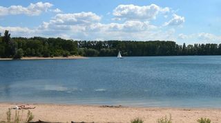 Am Kollersee darf in absehbarer Zeit wegen einer erheblichen mikrobiologischen Belastung nicht mehr gebadet werden.