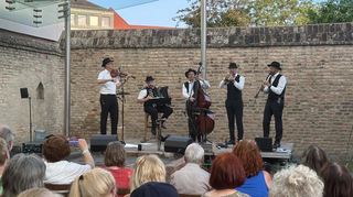 Die Heidelberger Klezmer-Band im Judenhof.