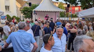 Oli Dums (r.) und Marcus Rutz-Lewandowski begeistern das Publikum bei einem ihrer Sets bei der Vereinigten VR-Bank Kur- und Rheinpfalz.