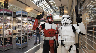 Ob Star Wars, „Legend of Zelda“ oder Batman: zur Geekworld in Viernheim sind viele Besucherinnen und Besucher verkleidet gekommen – wie Mark Drexler als Commander Fox und Christian Kupfer als Stormtrooper (beide aus Star Wars).