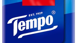 Eine Tempo-Packung im neuen Design – auffällig ist das verkürzte T im Logo.