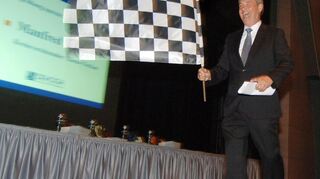 2008: Rennstadt-Anklänge bei der Dehoga-Entlassfeier in der Stadthalle Hockenheim.
