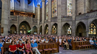 Über 600 Menschen sind in die Gedächtniskirche gekommen, um die neueste Folge des Tatorts aus Ludwigshafen zu sehen.