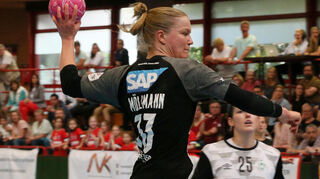 Amelie Möllmann ist noch mit der Beach-Handballnationalmannschaft im Einsatz. Am Trainingsauftakt der Kurpfalz-Bären nimmt sie daher nicht teil.