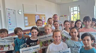 Die Schülerinnen und Schüler der 4b haben sich intensiv mit der Zeitung befasst und dann Redakteur Andreas Lin mit Fragen gelöchert.