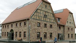 Zwischen Zehntscheune (Bild) und Gemeindezentrum St. Christophorus soll das erste „Fest der Begegnung“ im September stattfinden.