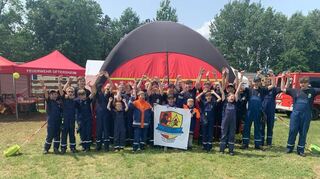 Gruppenbild den Teilnehmern der Jugendfeuerwehren Schwetzingen und Oftersheim.
