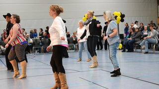 Bewegung und Spaß ist beim Linedance in Ketsch angesagt.