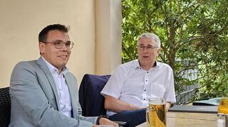 Neulußheims Bürgermeister Kevin Weirether (l.) und sein Altlußheimer Amtskollege Uwe Grempels haben ein offenes Ohr für die Anlegen der Unternehmer.