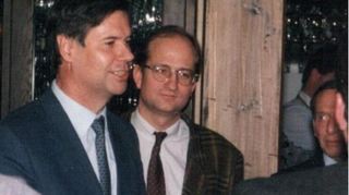 Damals bei der Eröffnung am 4. Dezember 1987 waren Bürgermeister Gerhard Stratthaus und Brauereibesitzer Dr. Hans Spielmann im Gespräch.
