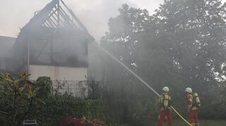 In Sandhausen in der Waldstraße hat es in einem Wohnhaus gebrannt.