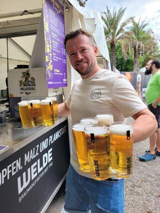 Große Bierbestellung auf dem Weldefest in Plankstadt für einen Junggesellenabschied.