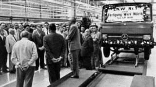 Bandablauf des ersten Mercedes-Benz LP 608 im Werk Wörth, Juli 1965.