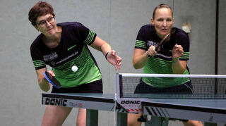 Die Ketscherinnen Marion Ott (l.) und Jasmina Simon spielen mit dem TTC in der Oberliga.