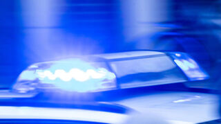 Die 78-Jährige konnte Beschreibungen von den beiden unbekannten Diebe geben. Die Polizei sucht nach Zeugen.