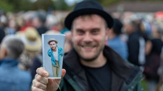 Sebastian aus Hamburg sieht Johannes Oerding sehr ähnlich.