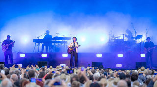 Johannes Oerding und seine Band.