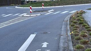 Beispiel eines Radweges in Ketsch: Am Kreisel von Schwetzingen kommend.