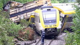Bei Riedlingen führte ein Erdrutsch zur Entgleisung des Regionalzuges. Bernd Weißbrod dpa