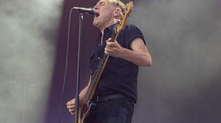 Bryan Adams in Schwetzingen - der „Summer of 25“ wird in Erinnerung bleiben, findet unser Kritiker