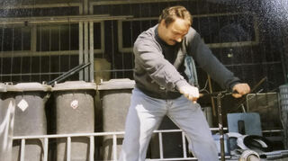 Armin Luksch im Ketscher Schwimmbad 1994.